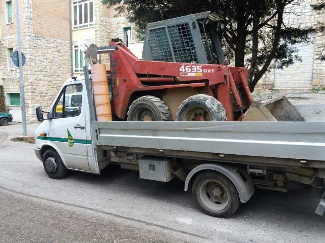 mezzi per scavi e movimento terra a Bari